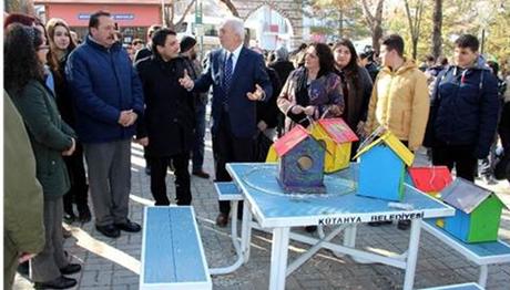 Öğrencilerden El Emeği Kuş Evleri