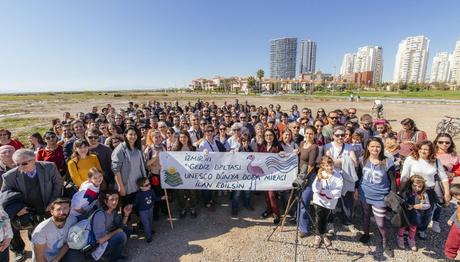 İzmirliler Flamingoların Dansını İzlemek İçin Buluştu
