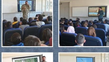 Öğrenciler doğaya Kuş Gözlemciliği ve Kuş Fotoğrafçılığı ile bakıyorlar.