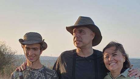 GENÇ TRAKUSLULAR BELGESELDE