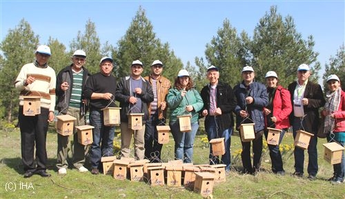 docev-uyeleri-dogaya-kus-yuvalari-birakti