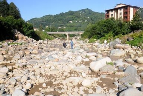 cevre-bakani-haklisiniz-hes\ler-dogayi-mahvediyor