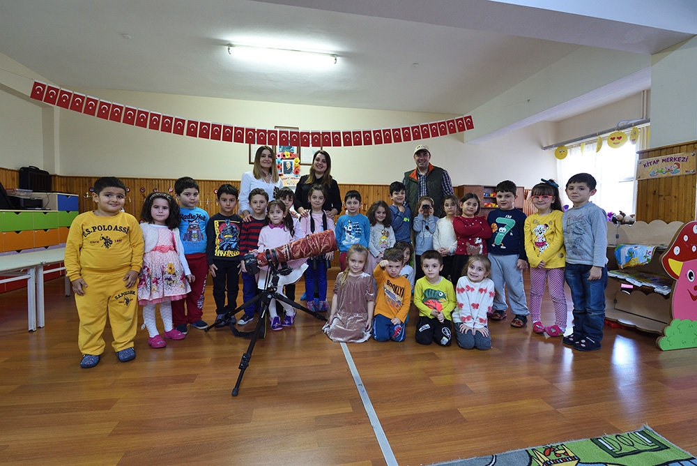 anaokulunda-kus-gozlemciligi-ve-kus-fotografciligi