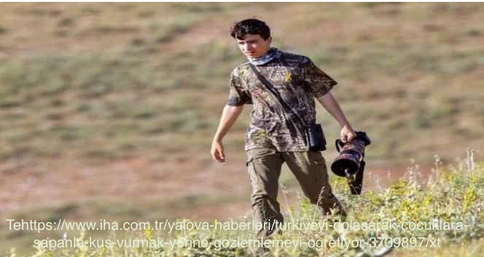 turkiyeyi-dolasarak-cocuklara-sapanla-kus-vurmak-yerine-gozlemlemeyi-ogretiyor